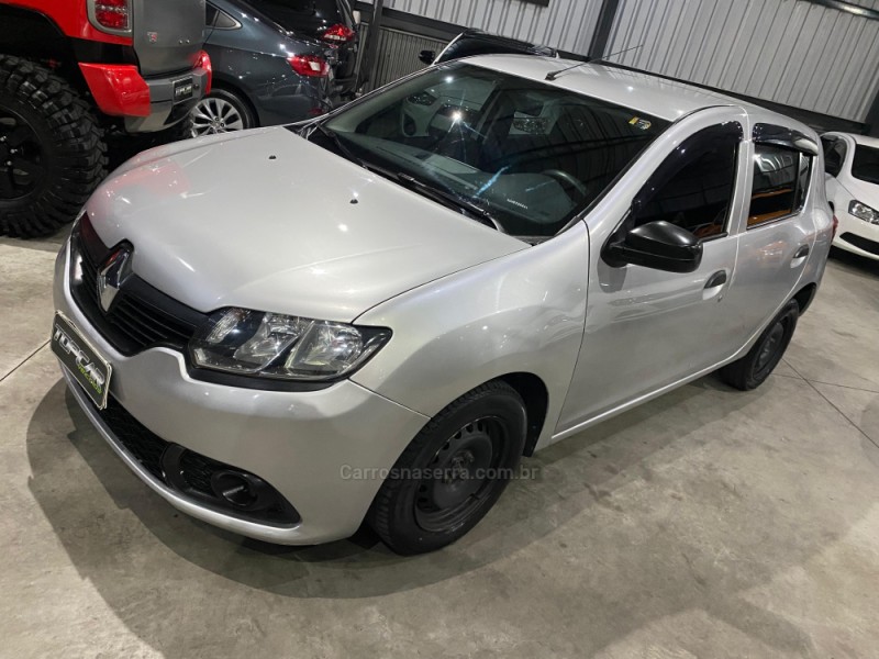 sandero 1.0 authentique 12v flex 4p manual 2018 campo bom