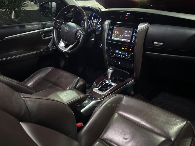 HILUX SW4 2.8 SRX 4X4 16V TURBO INTERCOOLER DIESEL 4P AUTOMÁTICO - 2019 - CAMPO BOM