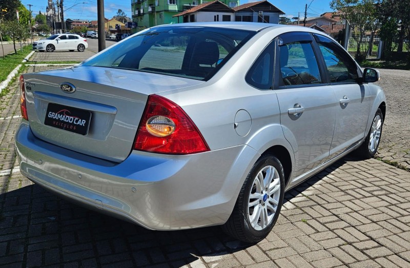 FOCUS 2.0 GHIA SEDAN 16V FLEX 4P MANUAL - 2013 - CANELA