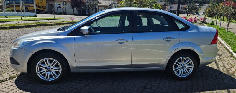 FOCUS 2.0 GHIA SEDAN 16V FLEX 4P MANUAL - 2013 - CANELA
