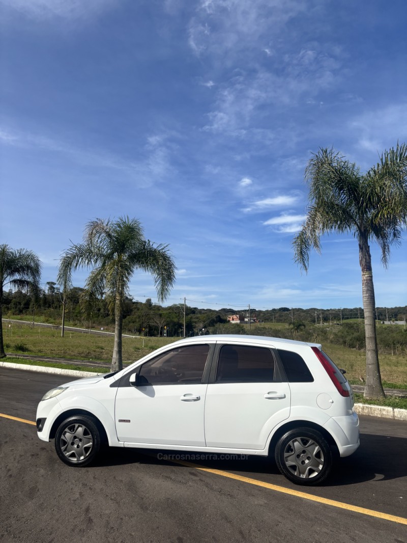 FIESTA 1.6 MPI CLASS HATCH 8V FLEX 4P MANUAL - 2013 - CARLOS BARBOSA