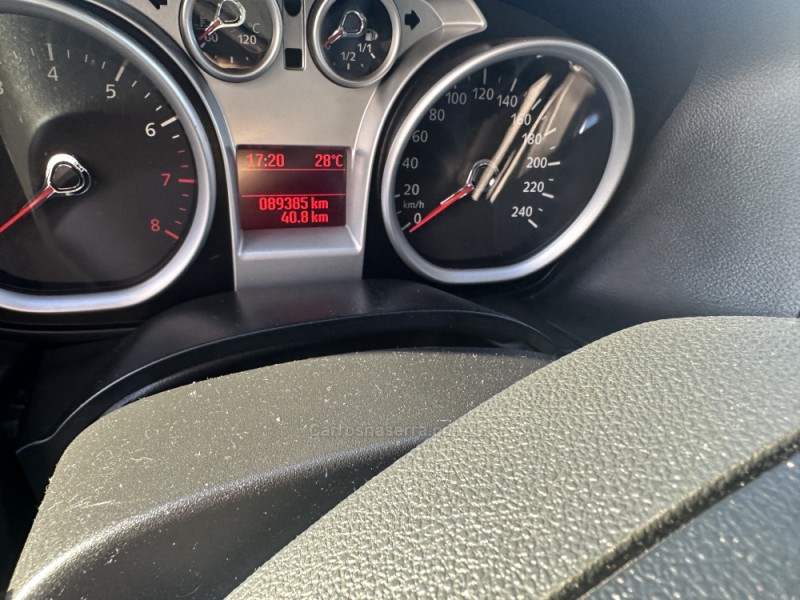 FOCUS 1.6 GLX 8V FLEX 4P MANUAL - 2011 - SãO MARCOS