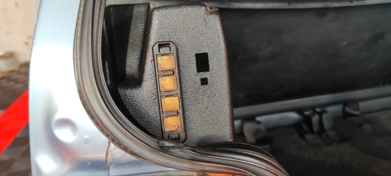 UNO 1.0 MILLE ELETRONIC 8V GASOLINA 2P MANUAL - 1993 - TEUTôNIA