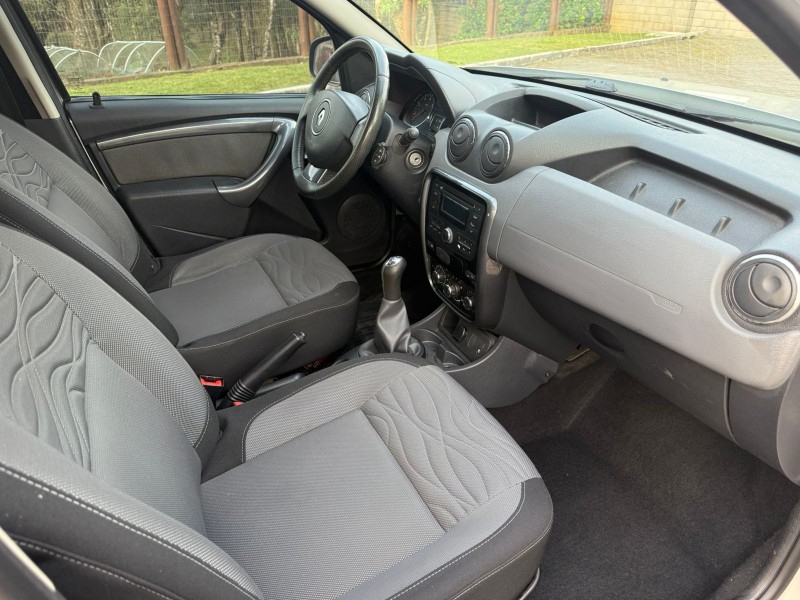 DUSTER 1.6 DYNAMIQUE 4X2 16V FLEX 4P MANUAL - 2014 - CANELA