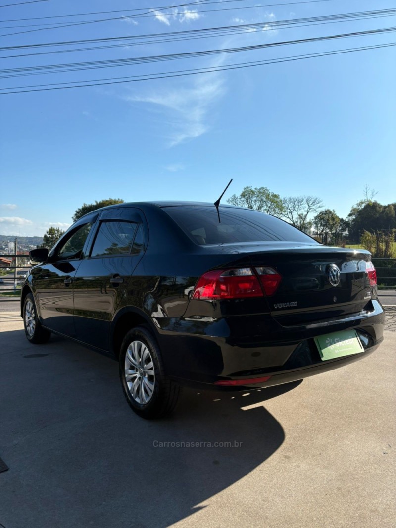 VOYAGE 1.6 MI TRENDLINE 8V FLEX 4P MANUAL - 2017 - GARIBALDI