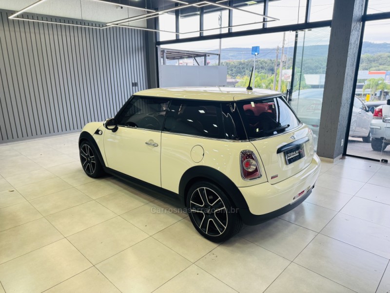 COOPER 1.6 ONE 16V GASOLINA 2P AUTOMÁTICO - 2012 - DOIS IRMãOS