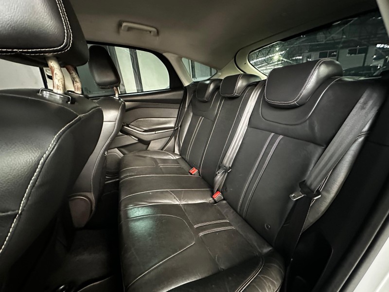 FOCUS 1.6 SE HATCH 16V FLEX 4P AUTOMÁTICO - 2015 - CAXIAS DO SUL