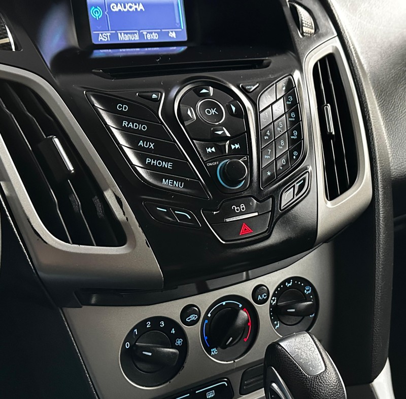 FOCUS 1.6 SE HATCH 16V FLEX 4P AUTOMÁTICO - 2015 - CAXIAS DO SUL