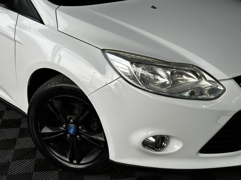 FOCUS 1.6 SE HATCH 16V FLEX 4P AUTOMÁTICO - 2015 - CAXIAS DO SUL