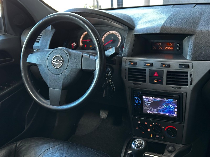 VECTRA 2.0 MPFI EXPRESSION 8V 140CV FLEX 4P MANUAL - 2009 - CAXIAS DO SUL