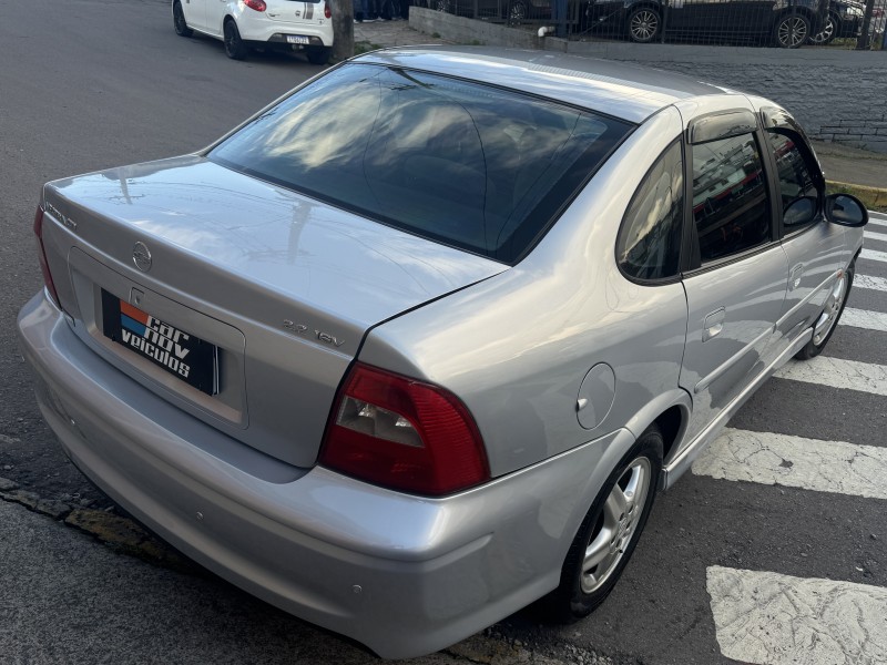 VECTRA 2.2 MPFI CD 16V GASOLINA 4P MANUAL - 2001 - CAXIAS DO SUL