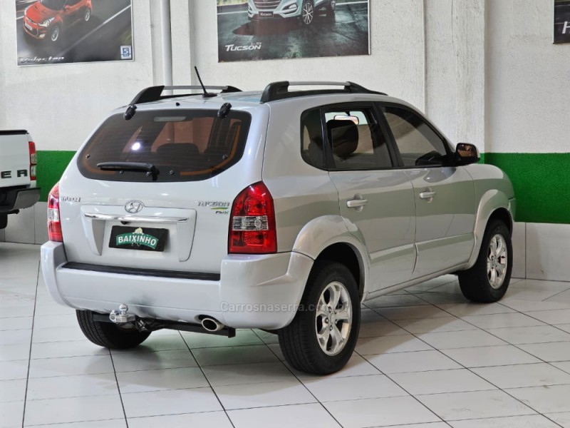 TUCSON 2.0 MPFI GLS 16V 143CV 2WD FLEX 4P AUTOMÁTICO - 2015 - SAPUCAIA DO SUL