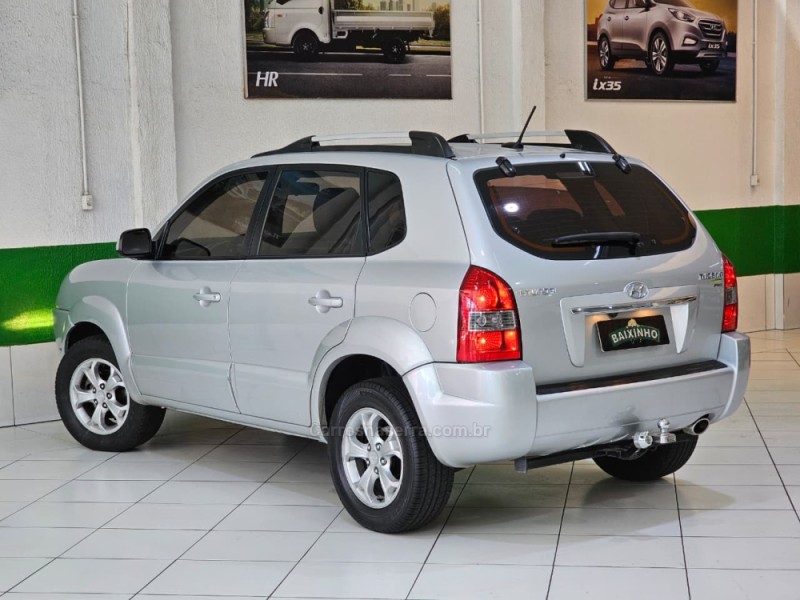 TUCSON 2.0 MPFI GLS 16V 143CV 2WD FLEX 4P AUTOMÁTICO - 2015 - SAPUCAIA DO SUL