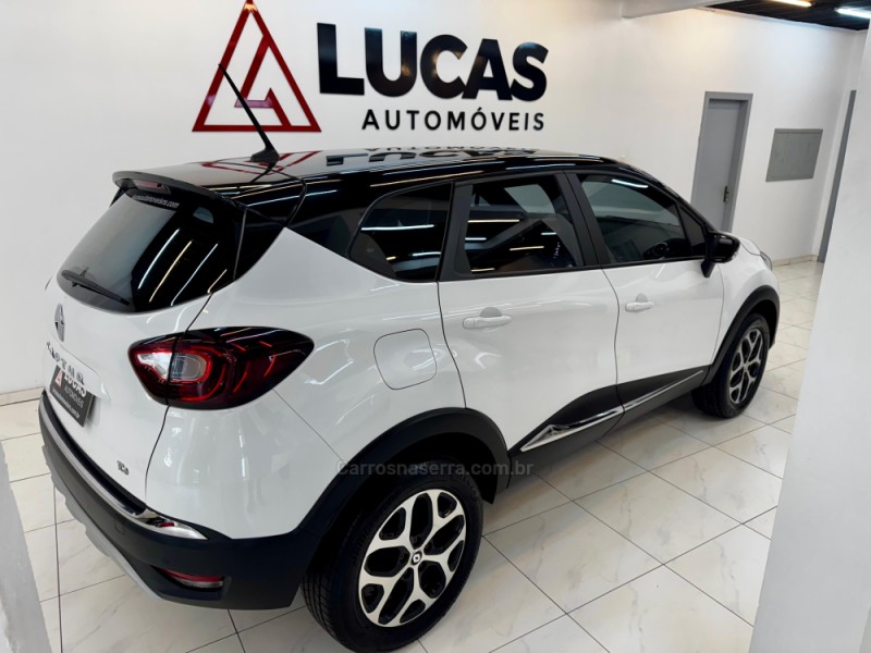 CAPTUR 1.3 INTENSE TURBO 16V FLEX 5P AUTOMÁTICO - 2022 - BOM RETIRO DO SUL