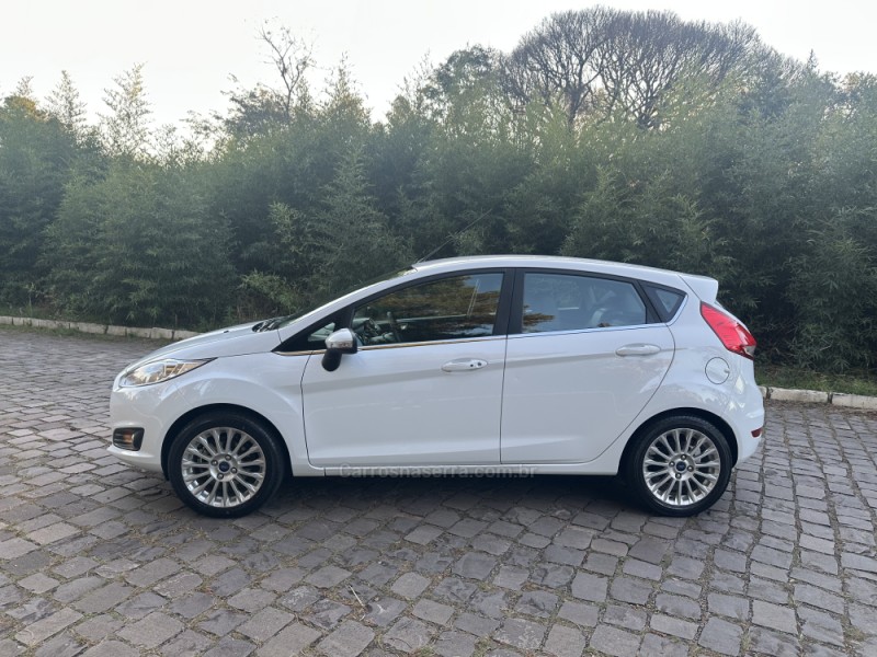 FIESTA 1.6 TITANIUM HATCH 16V FLEX 4P AUTOMÁTICO - 2016 - NOVA PRATA