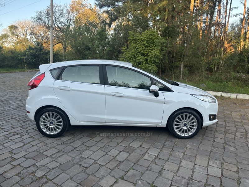 FIESTA 1.6 TITANIUM HATCH 16V FLEX 4P AUTOMÁTICO - 2016 - NOVA PRATA
