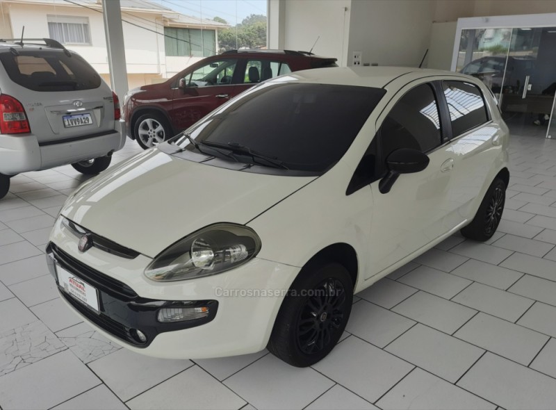 PUNTO 1.4 ATTRACTIVE 8V FLEX 4P MANUAL - 2014 - GARIBALDI