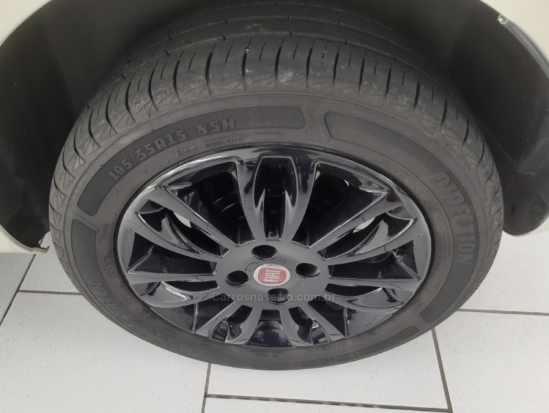 PUNTO 1.4 ATTRACTIVE 8V FLEX 4P MANUAL - 2014 - GARIBALDI
