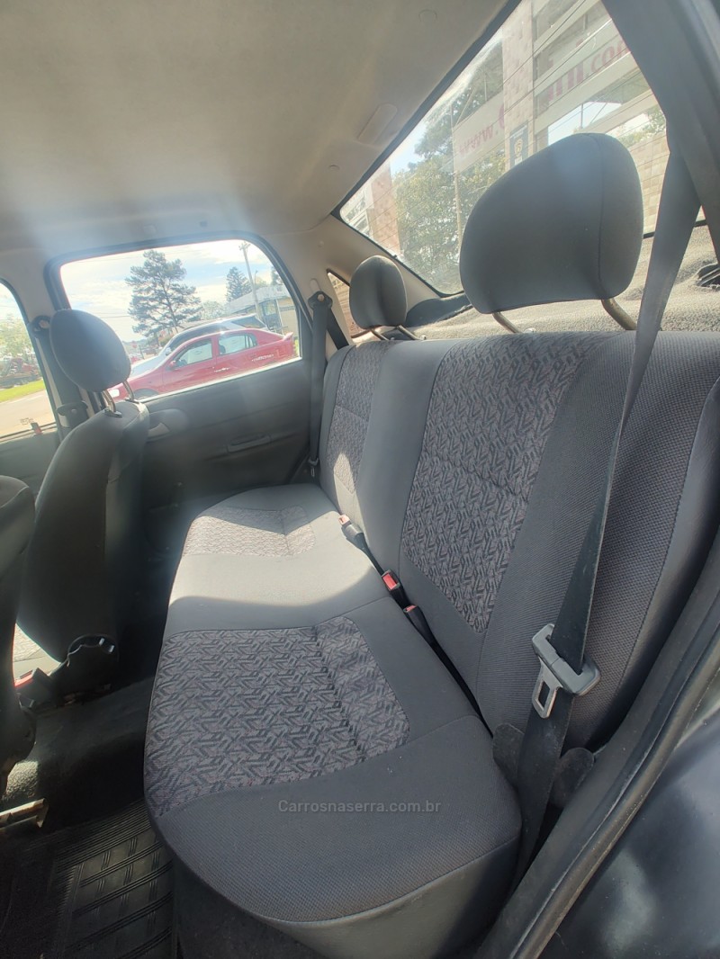 CLASSIC 1.0 MPFI LIFE 8V FLEX 4P MANUAL - 2005 - CANELA