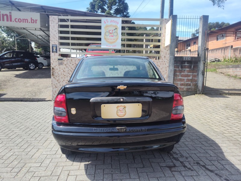 CLASSIC 1.0 MPFI LIFE 8V FLEX 4P MANUAL - 2005 - CANELA