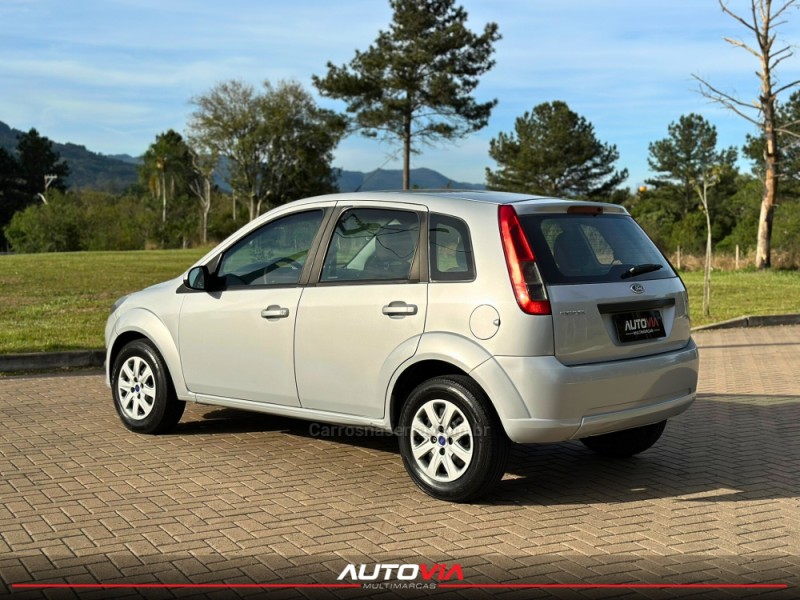 FIESTA 1.6 MPI 8V GASOLINA 4P MANUAL - 2012 - SAPIRANGA