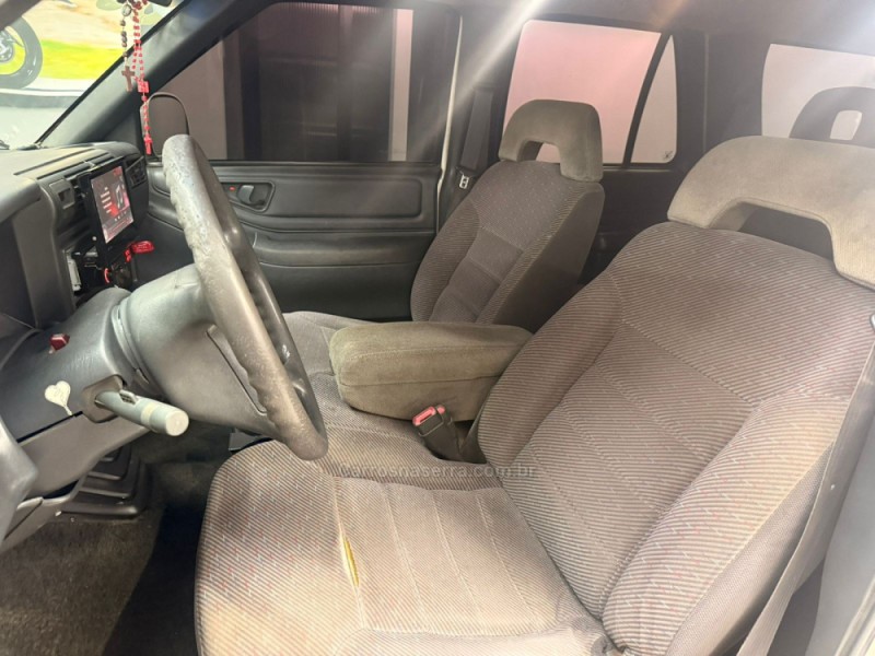BLAZER 2.2 MPFI DLX 4X2 8V GASOLINA 4P MANUAL - 1998 - CAXIAS DO SUL