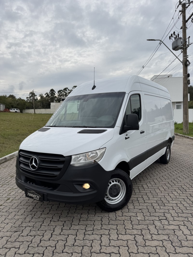 SPRINTER 2.2 FURGÃO 416 LONGO TETO ALTO DIESEL 3P MANUAL - 2021 - ENCANTADO