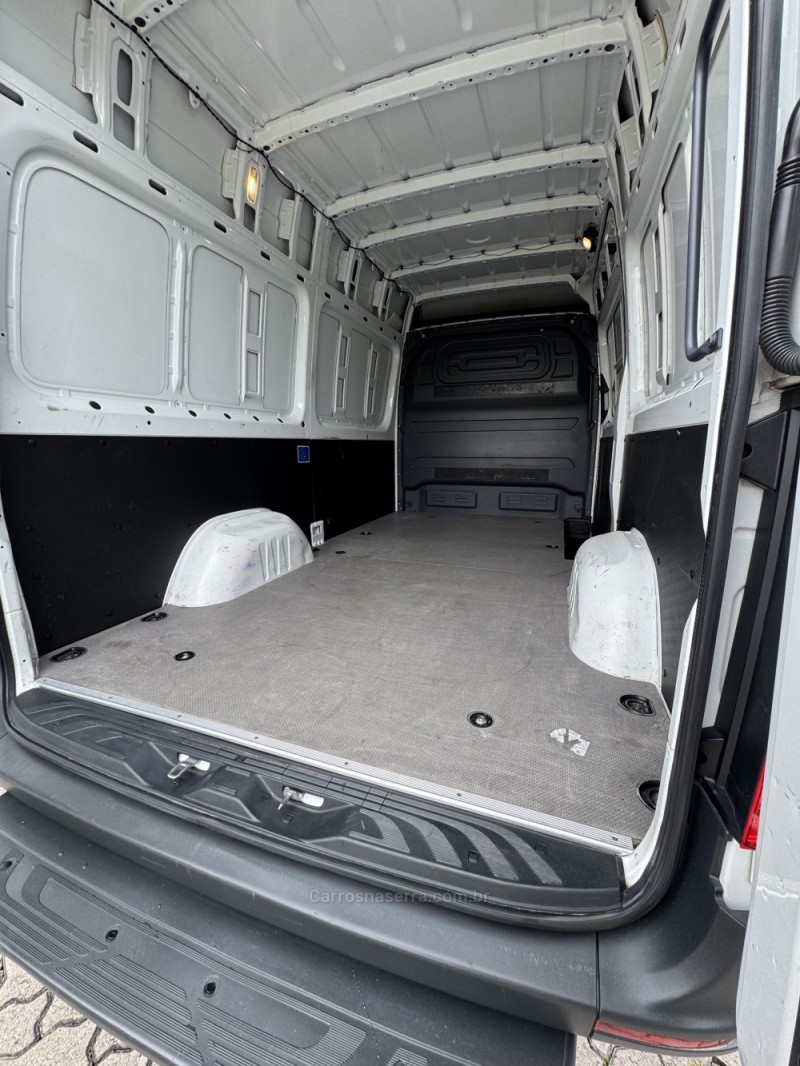 SPRINTER 2.2 FURGÃO 416 LONGO TETO ALTO DIESEL 3P MANUAL - 2021 - ENCANTADO
