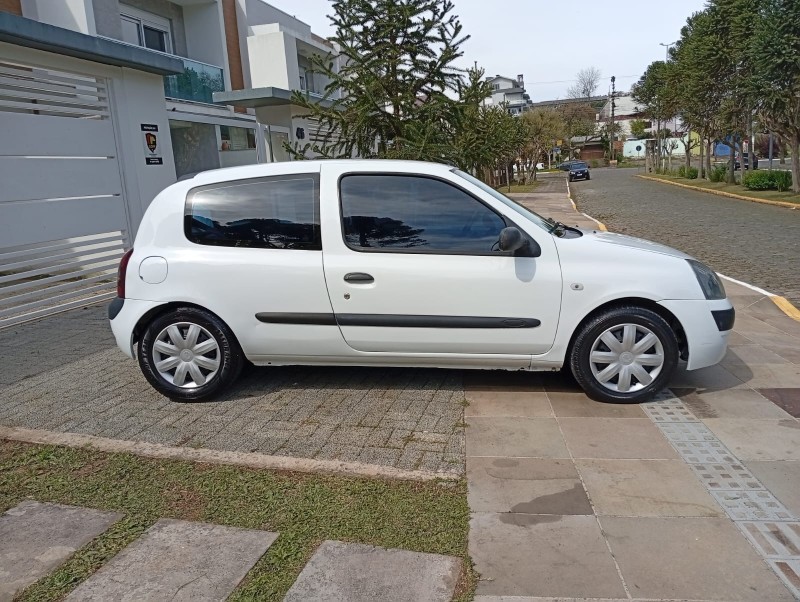 CLIO 1.0 AUTHENTIQUE 8V GASOLINA 2P MANUAL - 2004 - FARROUPILHA
