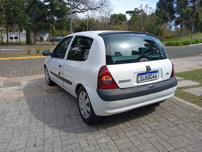 CLIO 1.0 AUTHENTIQUE 8V GASOLINA 2P MANUAL - 2004 - FARROUPILHA