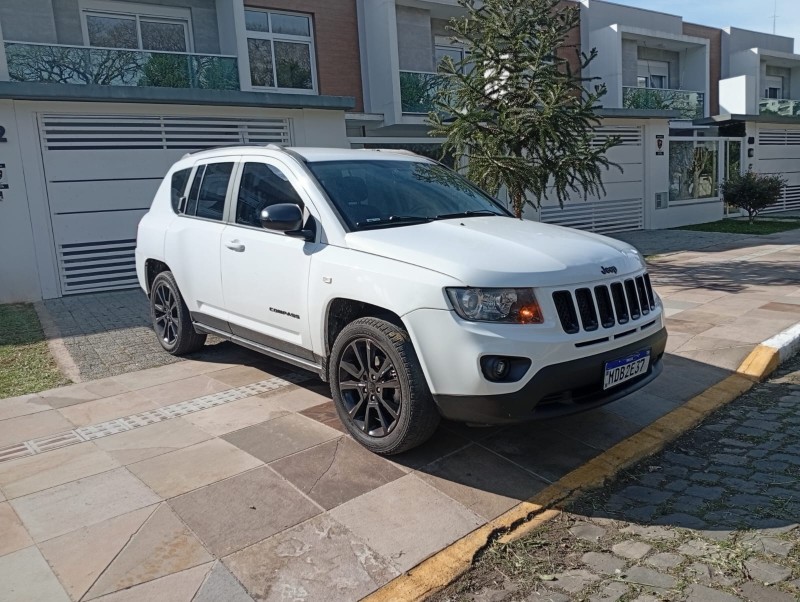 COMPASS 2.0 16V FLEX SPORT AUTOMÁTICO - 2014 - FARROUPILHA