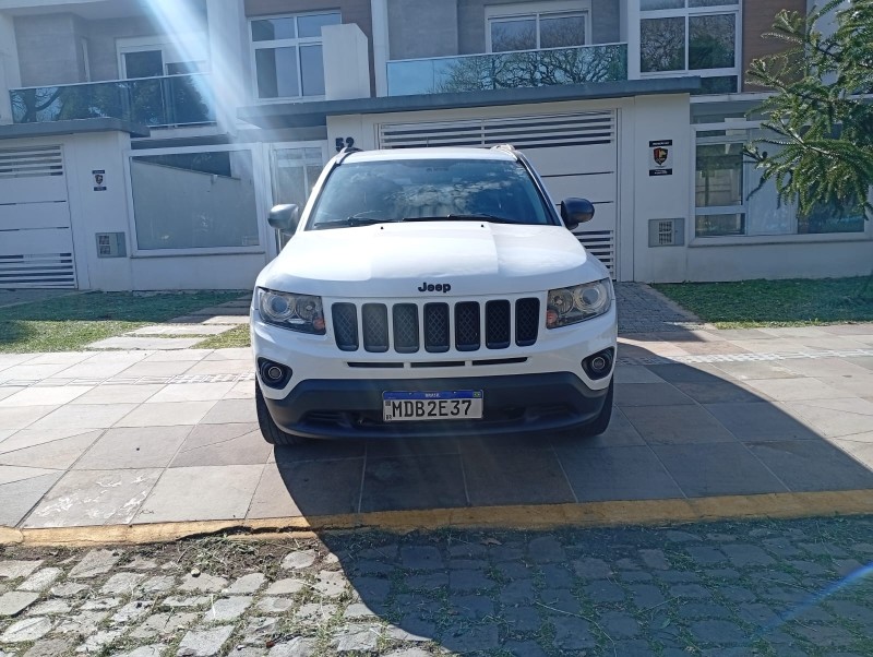 COMPASS 2.0 16V FLEX SPORT AUTOMÁTICO - 2014 - FARROUPILHA