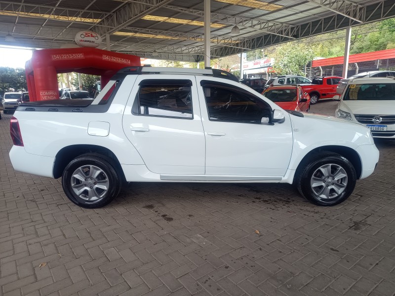 DUSTER OROCH 2.0 16V FLEX DYNAMIQUE 4P MANUAL - 2016 - CAXIAS DO SUL