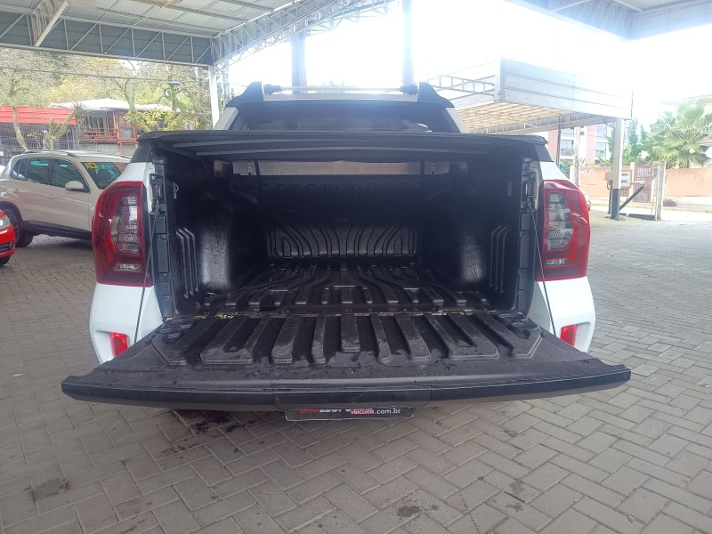 DUSTER OROCH 2.0 16V FLEX DYNAMIQUE 4P MANUAL - 2016 - CAXIAS DO SUL