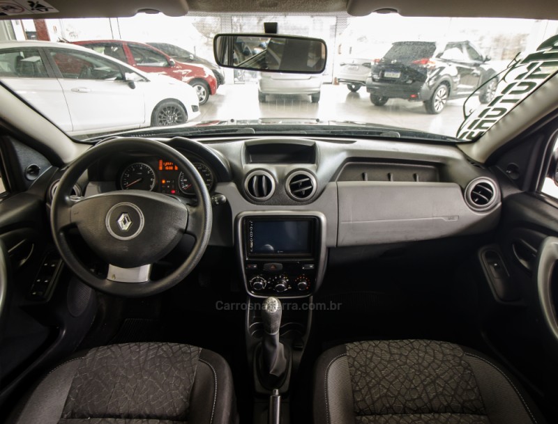 DUSTER 1.6 EXPRESSION 4X2 16V FLEX 4P MANUAL - 2014 - NOVO HAMBURGO