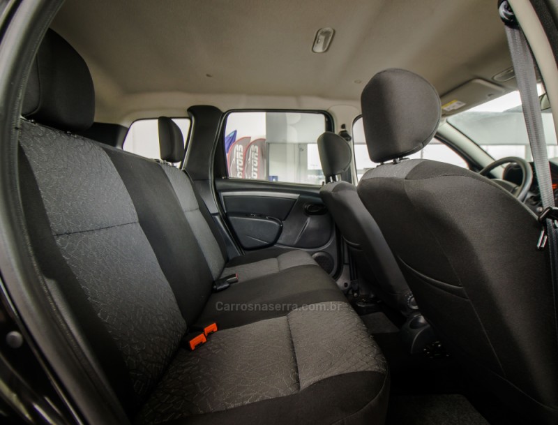 DUSTER 1.6 EXPRESSION 4X2 16V FLEX 4P MANUAL - 2014 - NOVO HAMBURGO