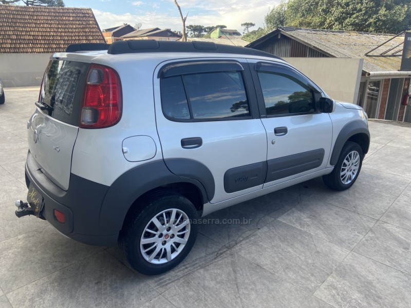 UNO 1.0 VIVACE 8V FLEX 4P MANUAL - 2012 - CANELA