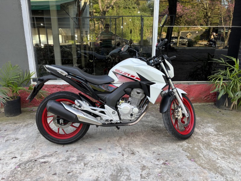 CB 250F TWISTER CBS - 2022 - BENTO GONçALVES