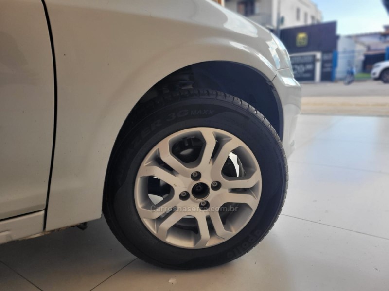PRISMA 1.4 MPFI LT 8V FLEX 4P MANUAL - 2012 - CANELA