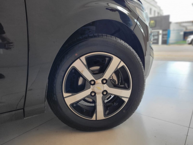 ONIX 1.4 MPFI LTZ 8V FLEX 4P MANUAL - 2017 - CANELA