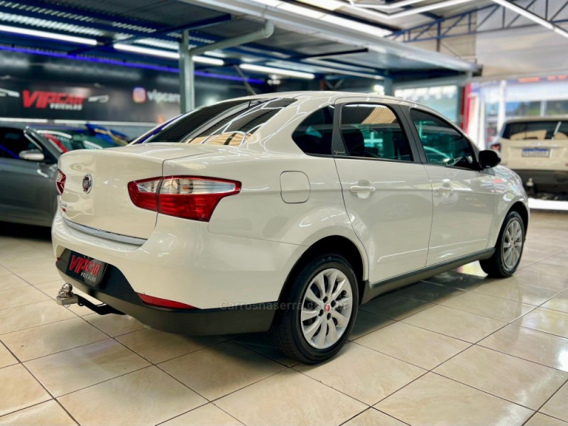 GRAND SIENA 1.4 MPI ATTRACTIVE 8V FLEX 4P MANUAL - 2016 - ESTâNCIA VELHA
