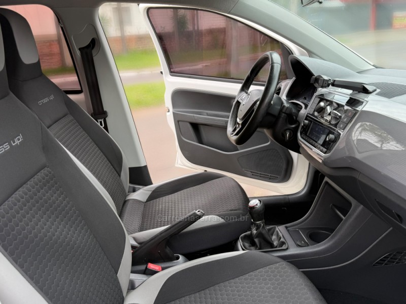 UP 1.0 CROSS T.FLEX 12V 4P MANUAL - 2018 - NOVO HAMBURGO