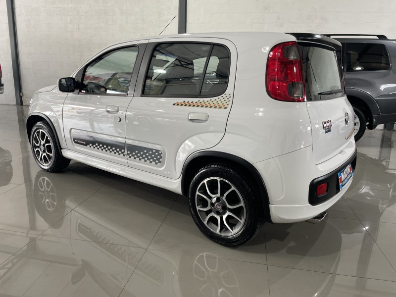 UNO 1.4 EVO SPORTING 8V FLEX 4P MANUAL - 2013 - CAXIAS DO SUL