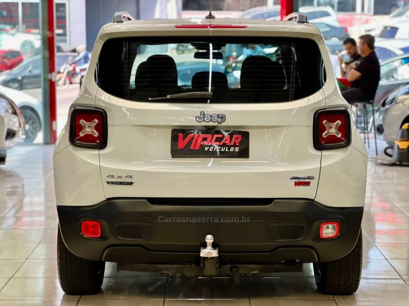 RENEGADE 2.0 16V TURBO DIESEL LONGITUDE 4P 4X4 AUTOMÁTICO - 2016 - ESTâNCIA VELHA