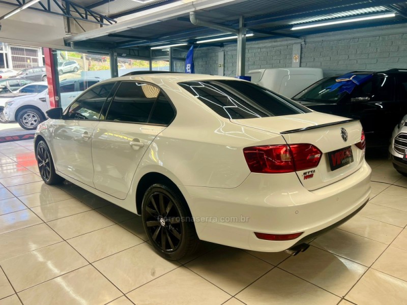 JETTA 2.0 COMFORTLINE FLEX 4P TIPTRONIC - 2013 - ESTâNCIA VELHA