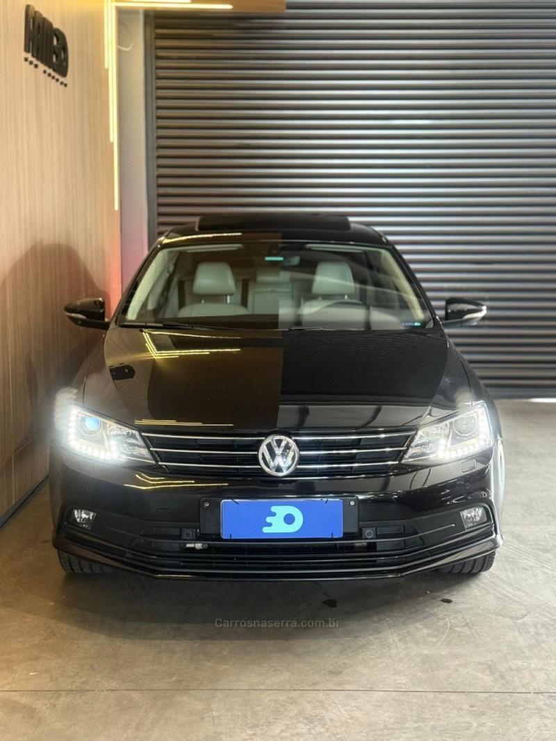 JETTA 2.0 TSI HIGHLINE 211CV GASOLINA 4P DSG - 2017 - LAJEADO