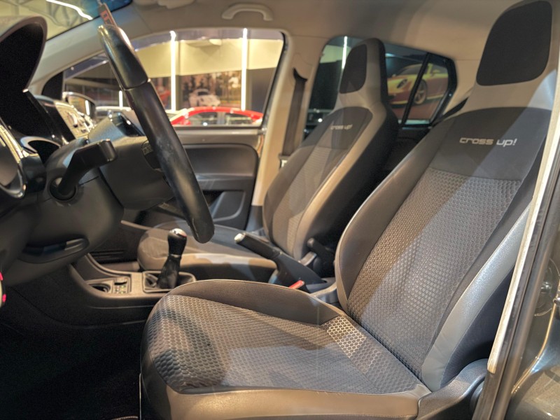 UP 1.0 TSI CROSS 12V FLEX 4P MANUAL - 2016 - NOVO HAMBURGO