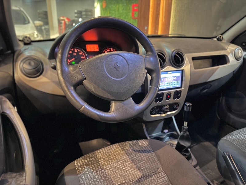 SANDERO 1.0 EXPRESSION 16V FLEX 4P MANUAL - 2009 - NOVO HAMBURGO