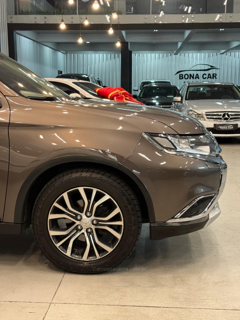 OUTLANDER 2.2 4X4 16V DIESEL 4P AUTOMÁTICO - 2016 - CAXIAS DO SUL