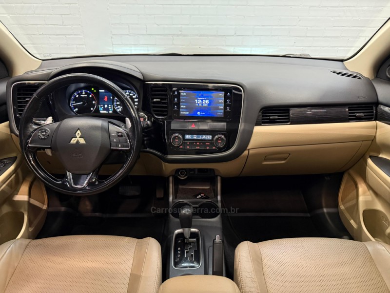 OUTLANDER 2.2 4X4 16V DIESEL 4P AUTOMÁTICO - 2016 - CAXIAS DO SUL